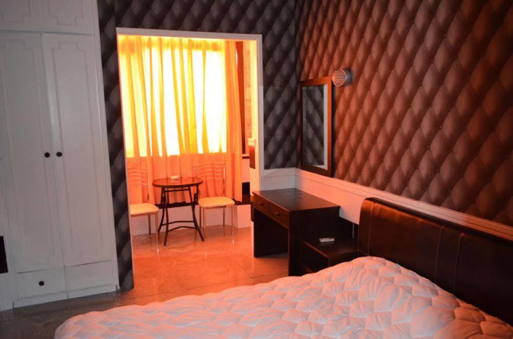 Hotel Vergi โวโรคลินิ ภายนอก รูปภาพ