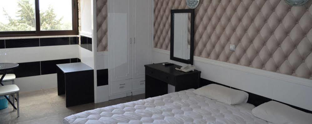 Hotel Vergi โวโรคลินิ ภายนอก รูปภาพ