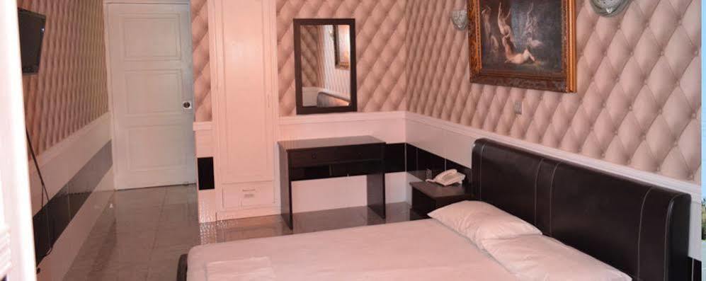 Hotel Vergi โวโรคลินิ ภายนอก รูปภาพ