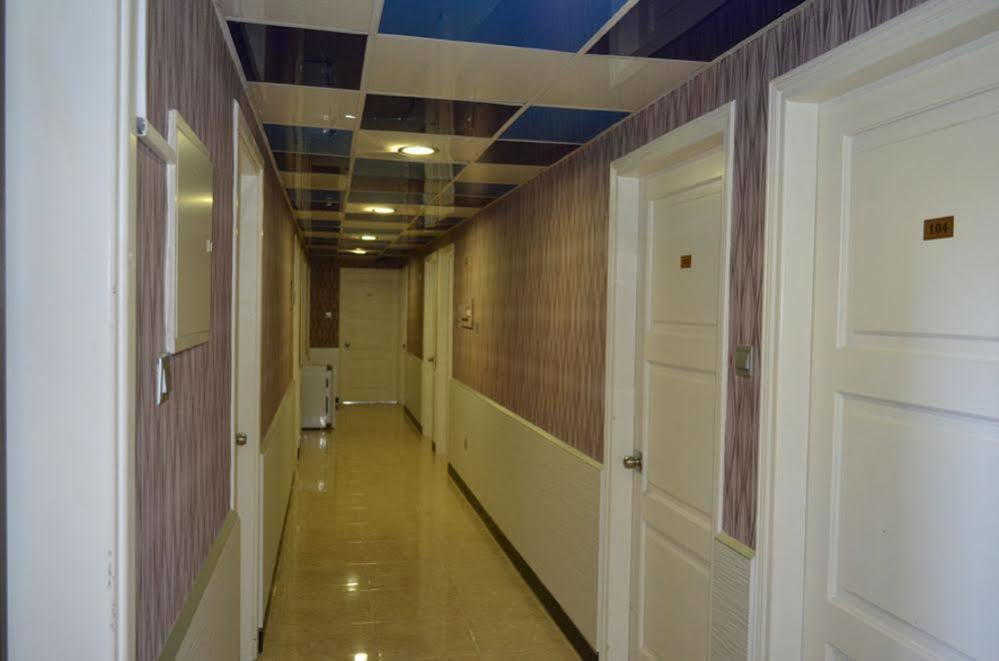 Hotel Vergi โวโรคลินิ ภายนอก รูปภาพ